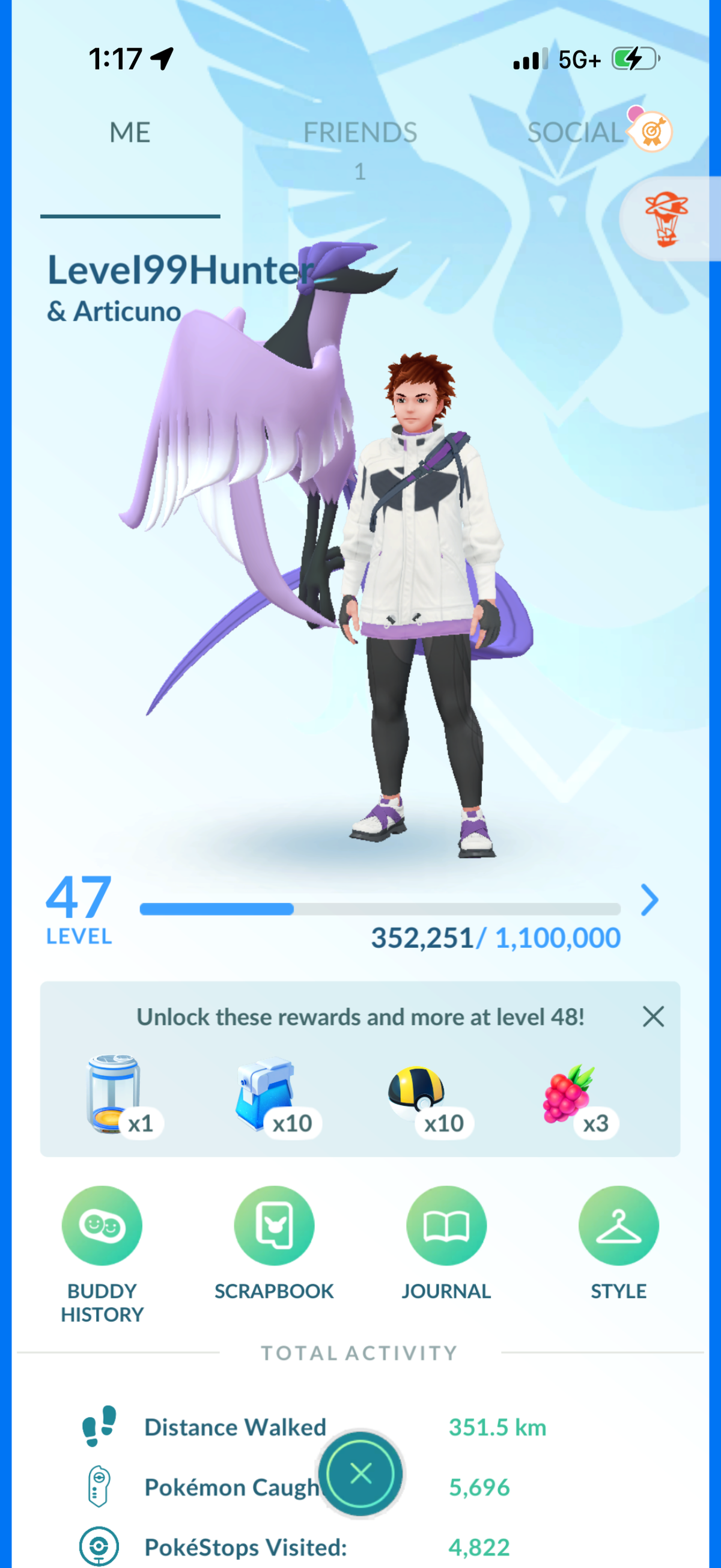 Level99Hunter account 35 Shiny/Legendary & 1m Stardust