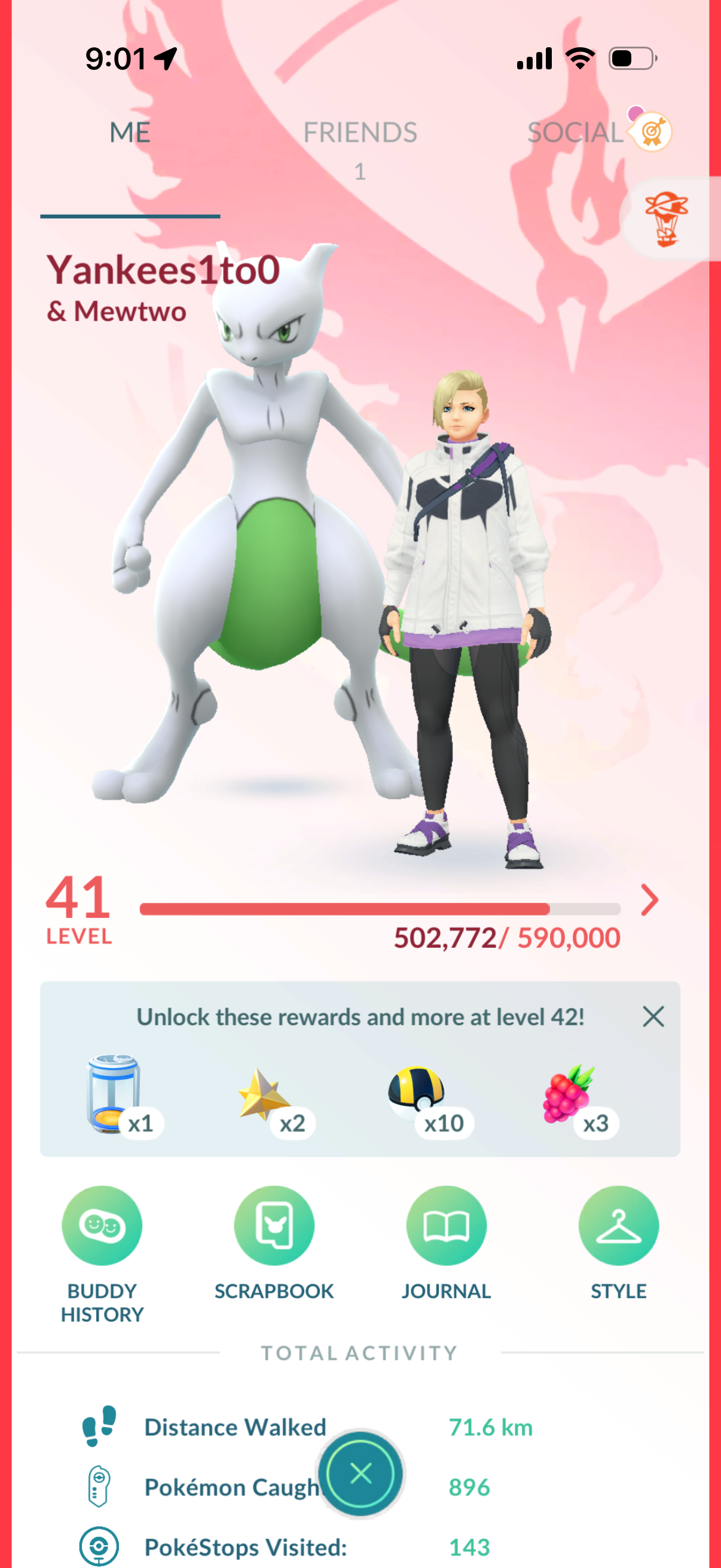 2 accounts bundle see photos (104 Shiny/Legendary)